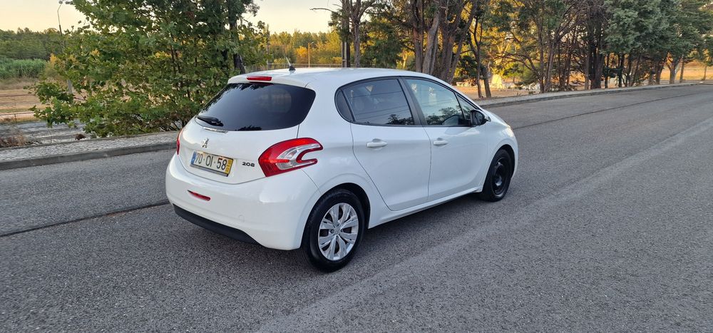 Peugeot 208 1.4 hdi