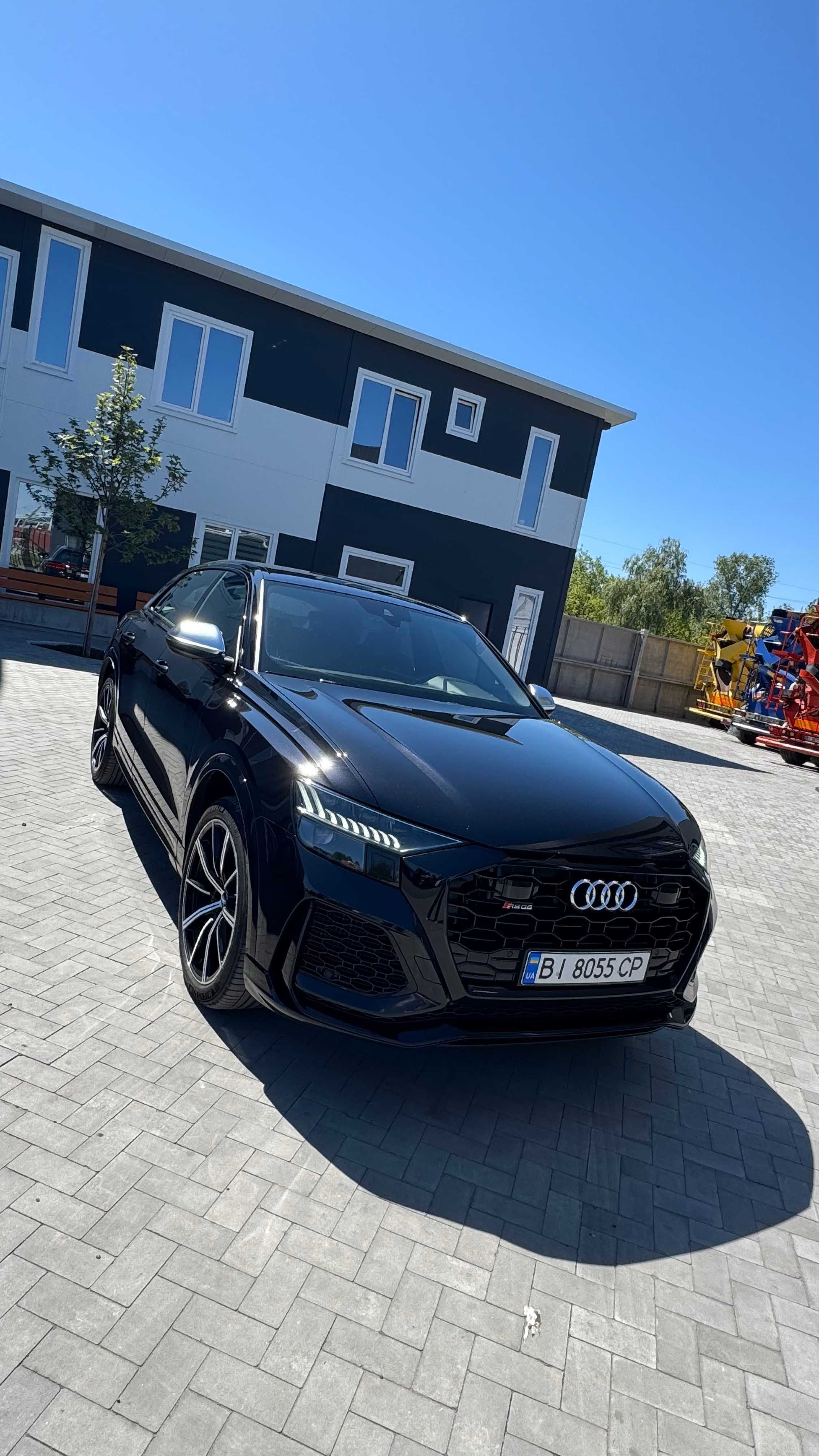 Продаж Audi RS Q8