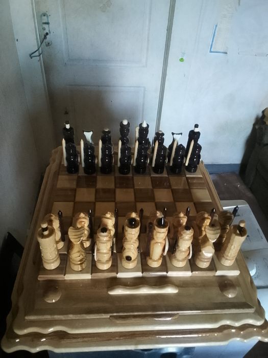 Шахматы крепость. Шахматы из дерева ореха. Наб.кух. 6 шт.предмет.орех.