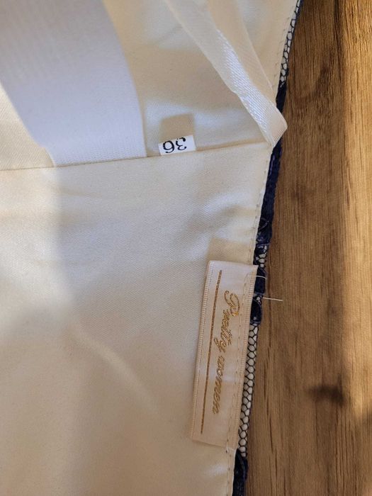 Elegancka sukienka wizytowa, gorset, tiul 36 S