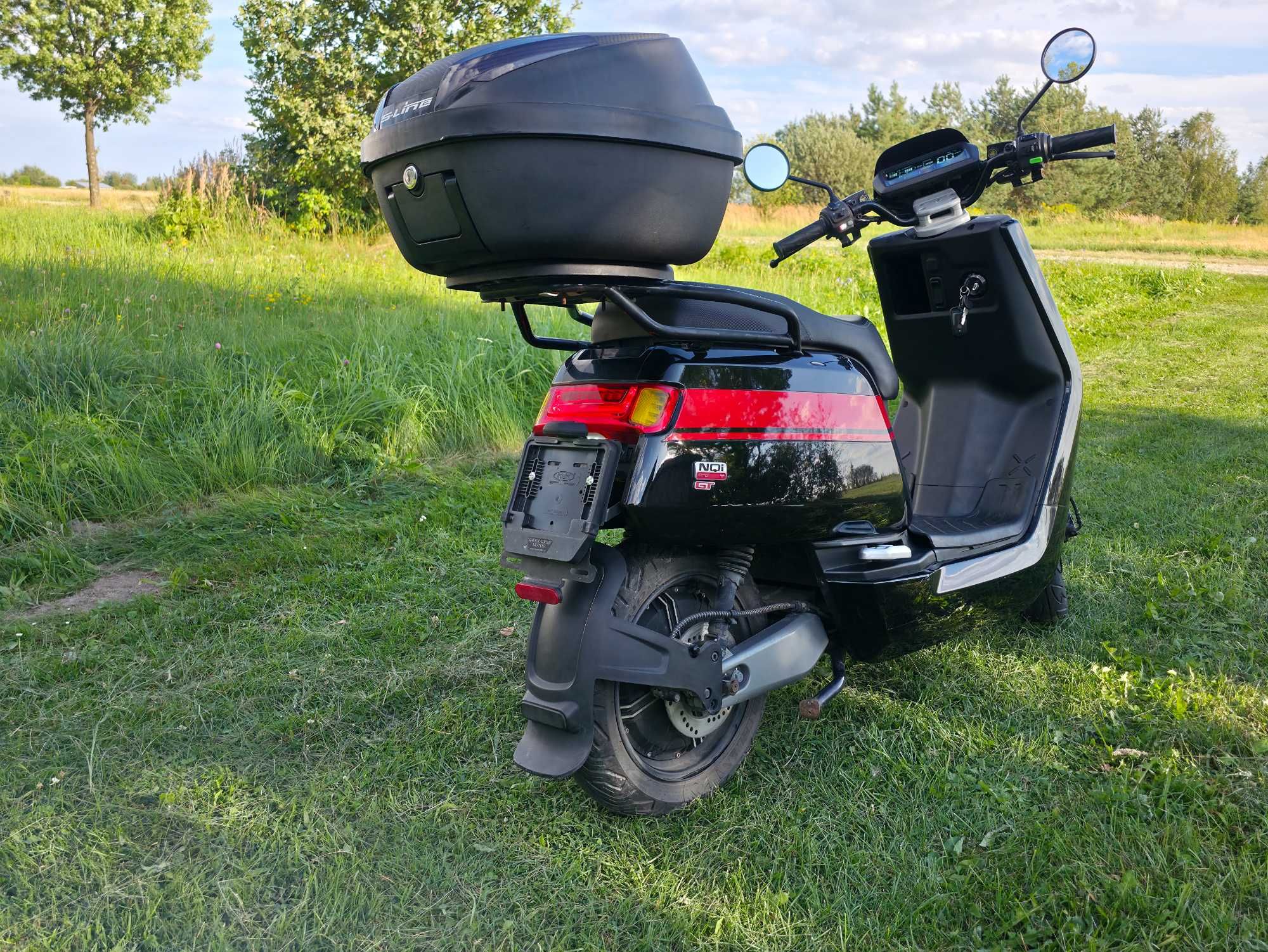 Skuter NIU NQi Pro GT elektryczny 80km/h baterie 2x 35Ah zasięg 120km