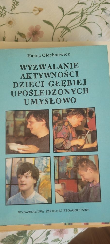 Wyzwalanie aktywności dzieci głębiej upośledzonych umysłowo