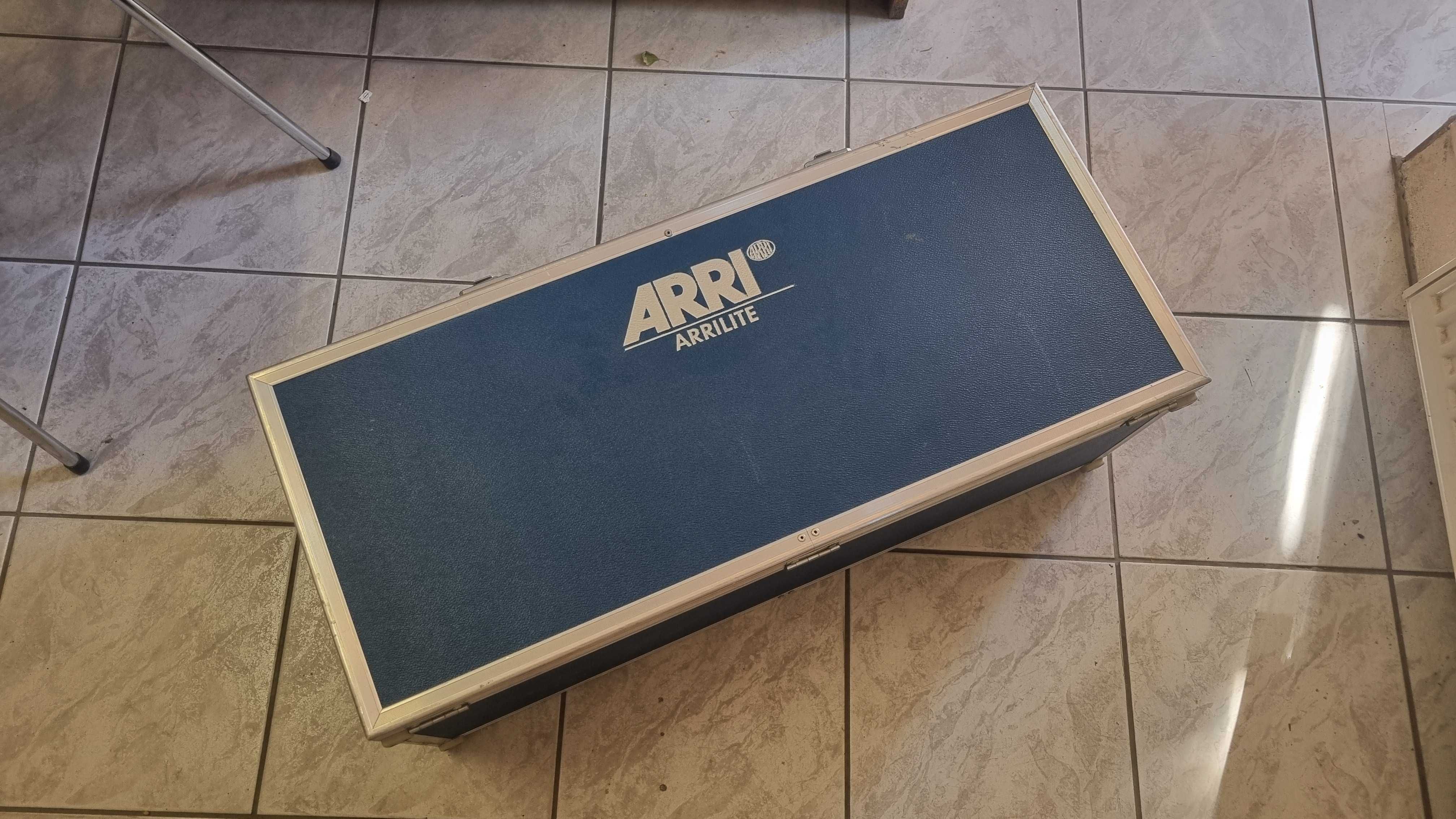 Lampy studyjne Arri Arrilite 800 Lamp Kit