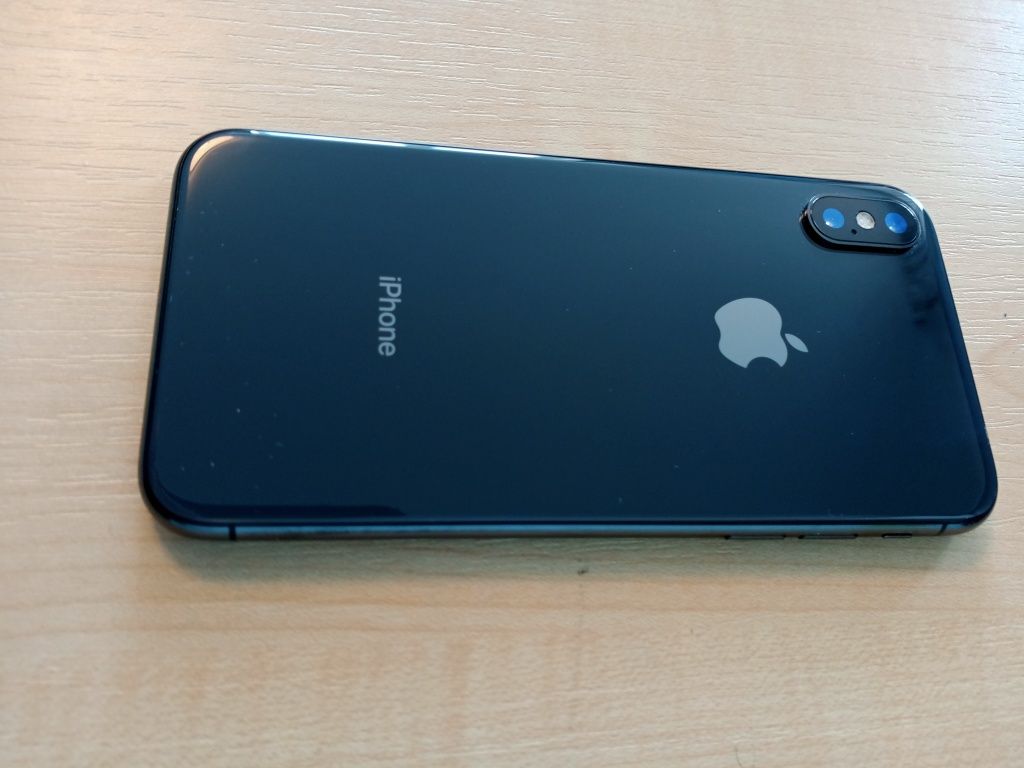 Продам  10-й iPhone