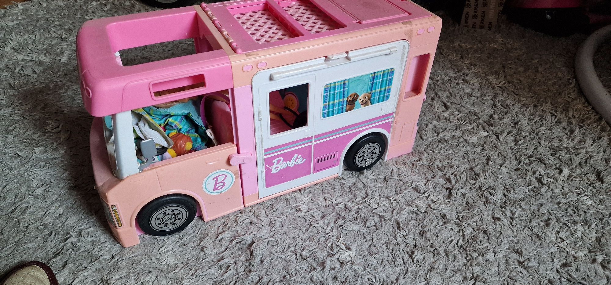 Duży camper barbie