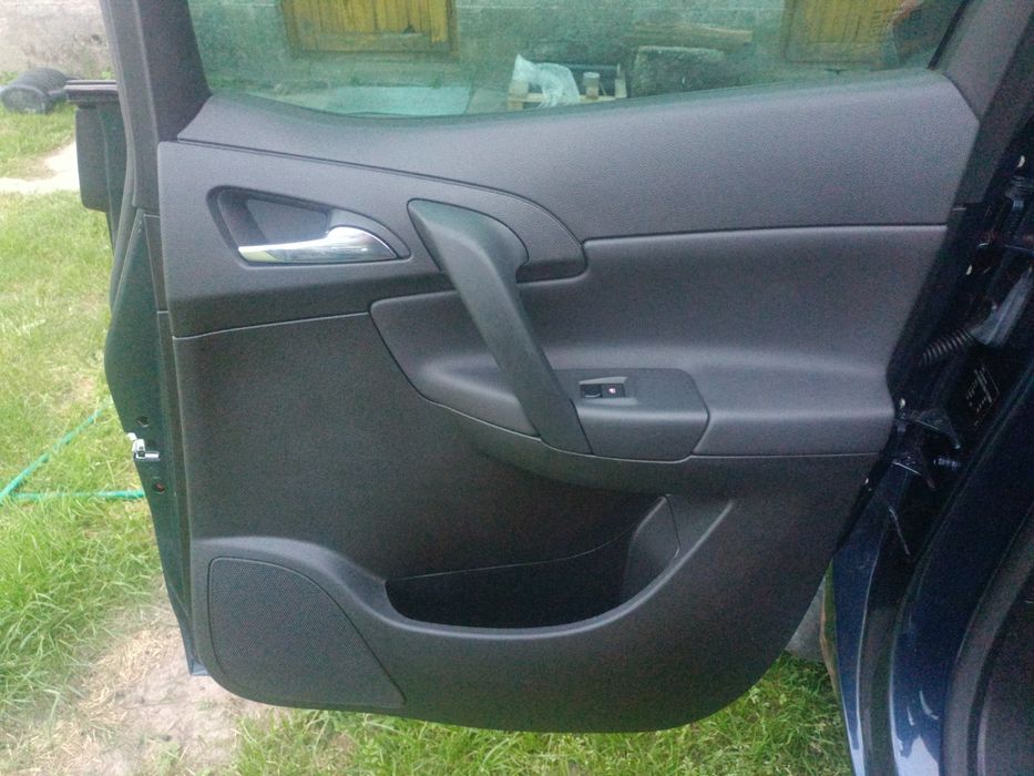 Fotele Opel Meriva B komplet foteli