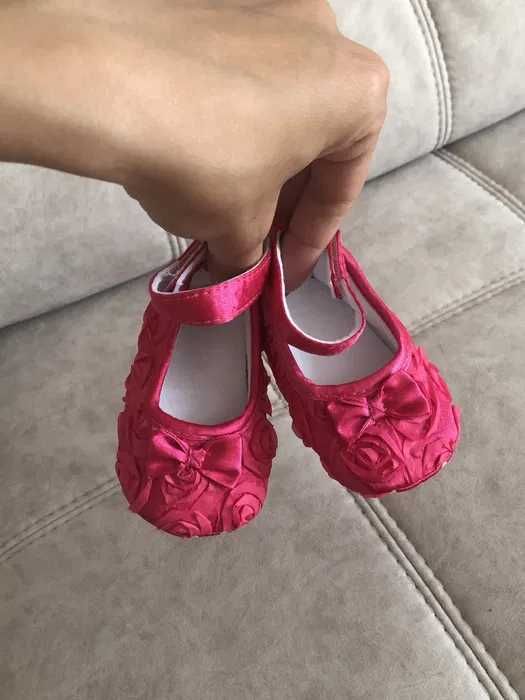 Пінетки туфельки рожеві святкові для дівчинки 6 місяців