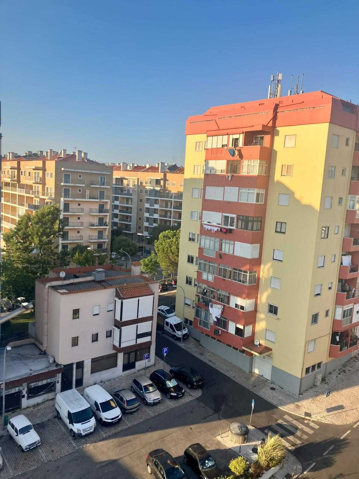 T2 Remodelado para Arrendar — Mina de Água (junto a Vila Chã)