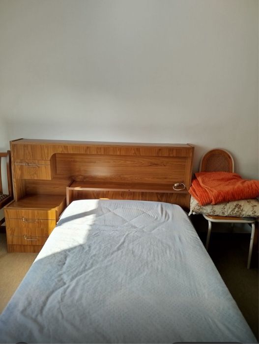 Alugo quarto de solteiro