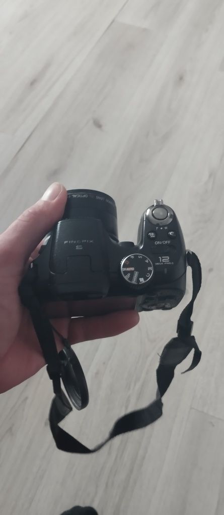 Фотокамера fujifilm finefix s1800
