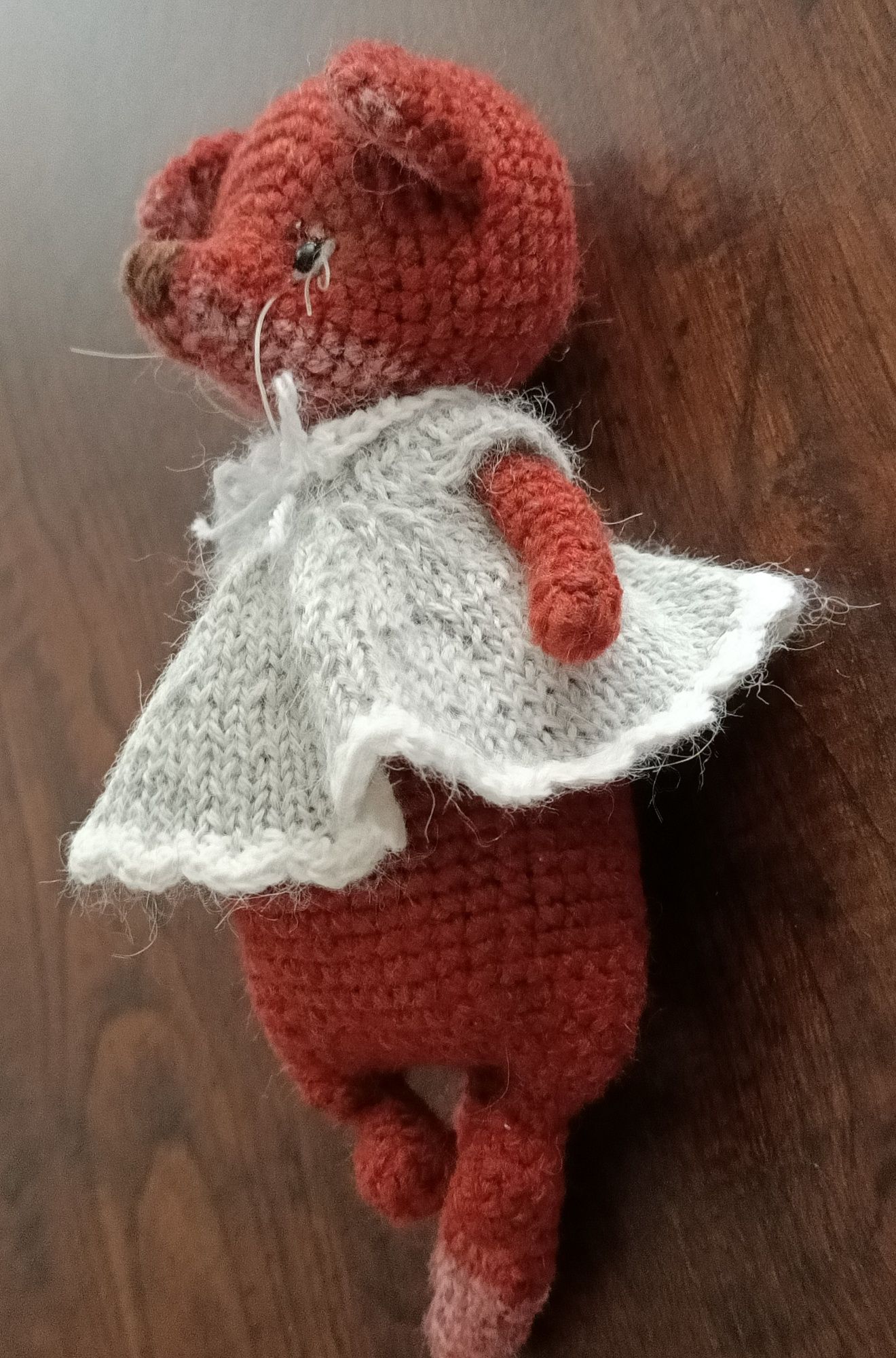 Śliczna lisiczka w sukience amigurumi