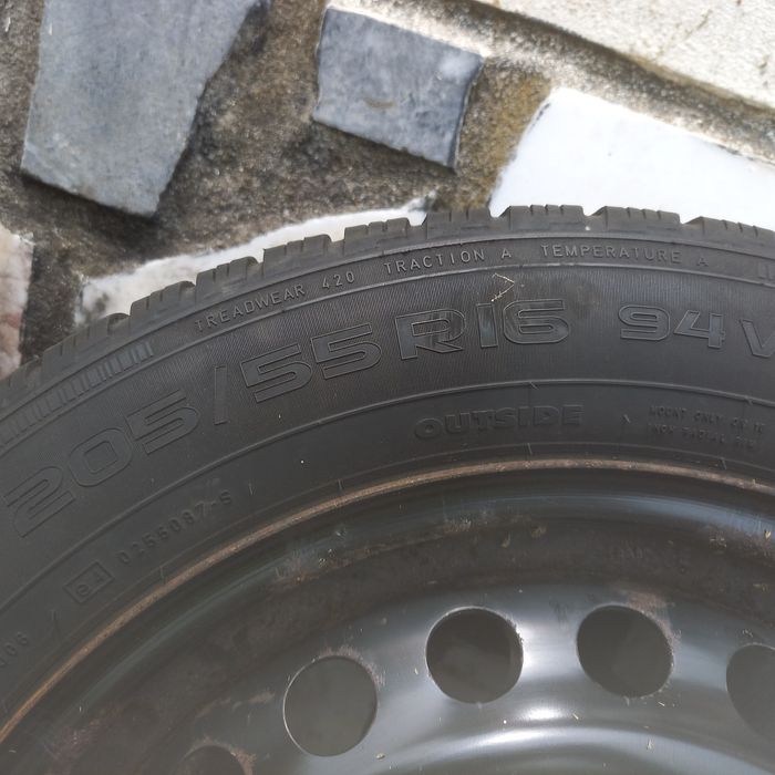 4 × Rodas  Volvo V40