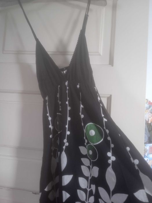 Vestidos S/M impecáveis com qualidade