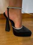 Sapatos em cetim n38