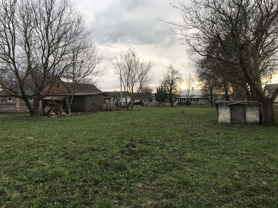 Продам Будинок  на 40 сот.землі !