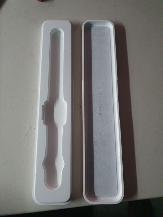 Продам футляр  часів APPLE