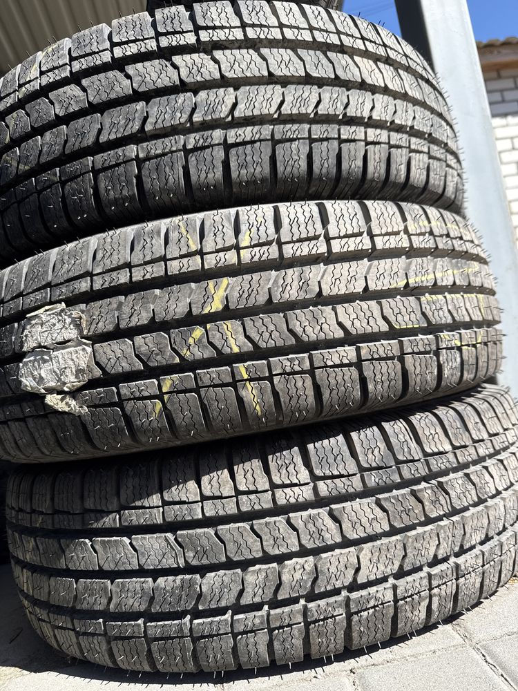 Шини 195/70 R15C Bridgestone Blizzal пара 2 шт стан нових