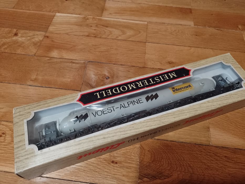 Liliput H0 cysterna 16 osiowa Skala H0 1:87