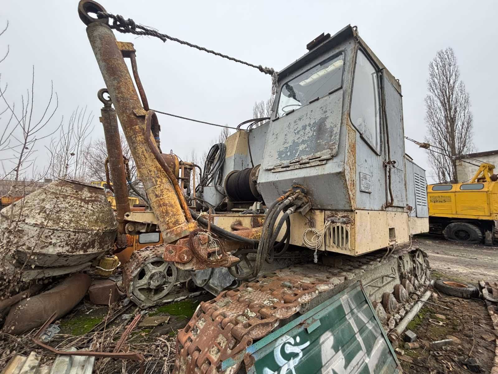 Продам буровой инструмент к СО-2 шнеки, мачты, дизель-молоты.