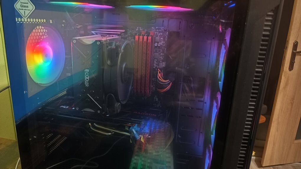Komputer stacjonarny Ryzen 5 5600X / RX 6700 XT / 32 GB RAM / SSD 512