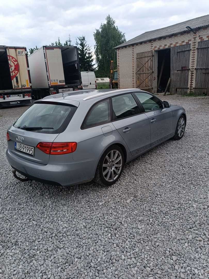 Audi a4b8 * 2.0 Tdi *S-line *2 kpl kół * hak*klima*skrzynia automat*