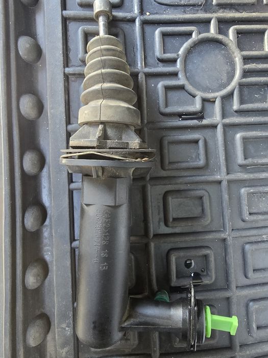 Рабочий сцепления Renault Master задний привод 306202804R