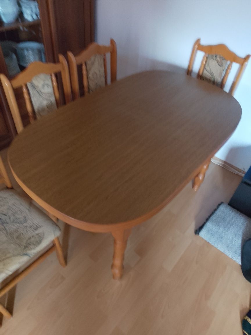 Stół rozkładany długość 140 / 180 szerokość 80 plus 6 krzeseł