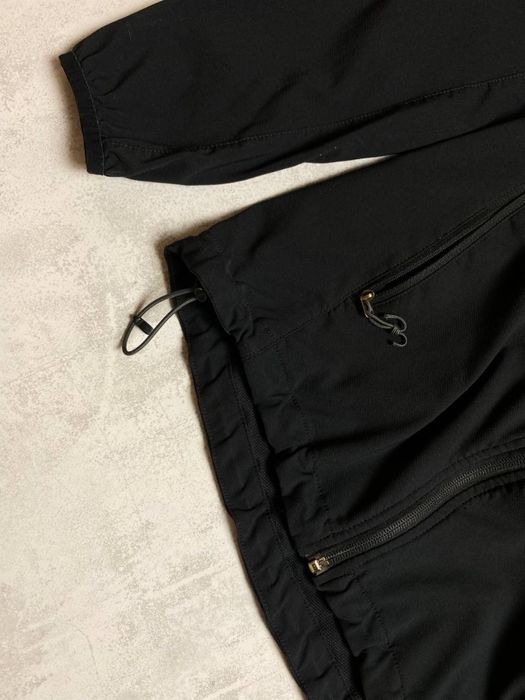 Чорна софтшел-куртка The North Face Windwall на блискавці