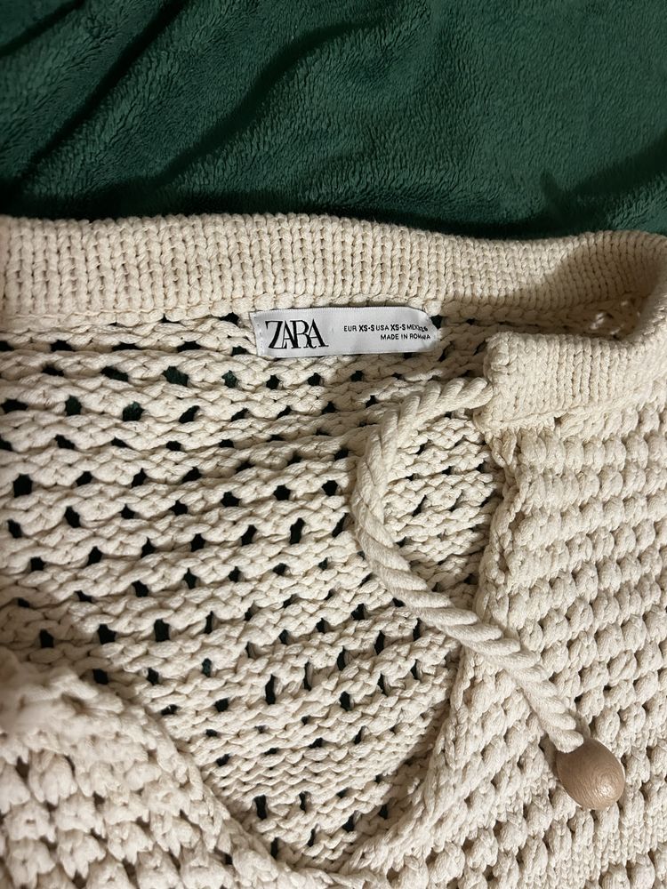 Sweter azurowy haftowany oversize ecru