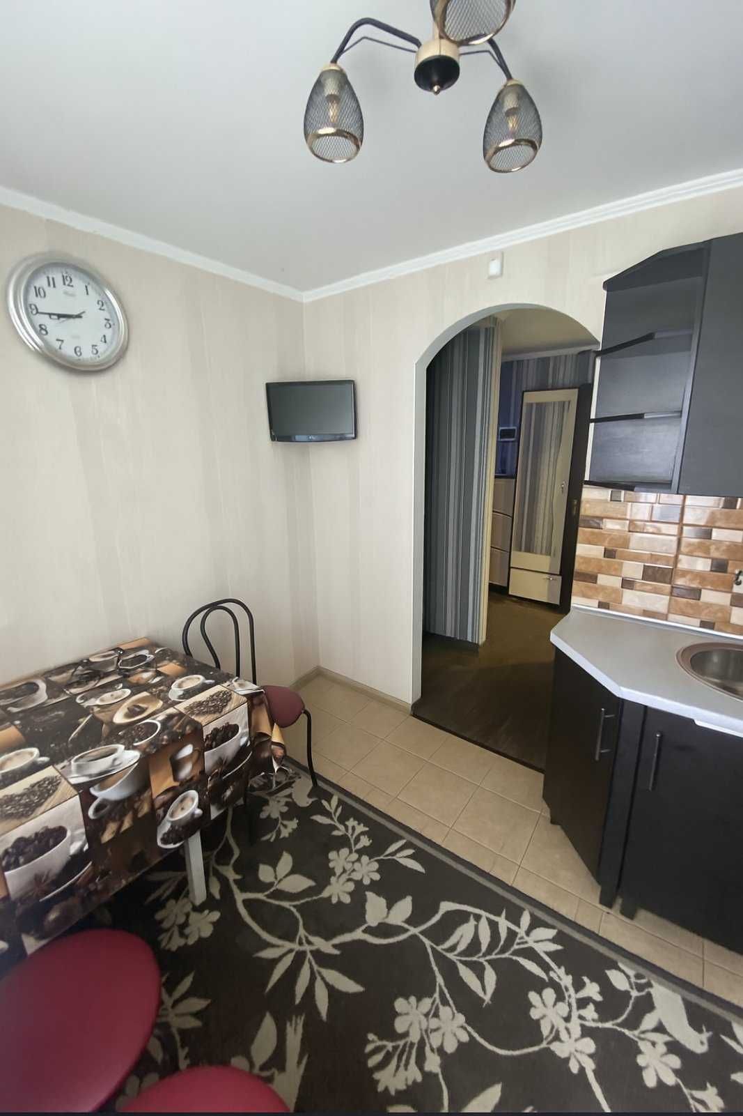 Продам 2 ком.кв на Шуменском 51 м.кв  кипичный дом 2эт.