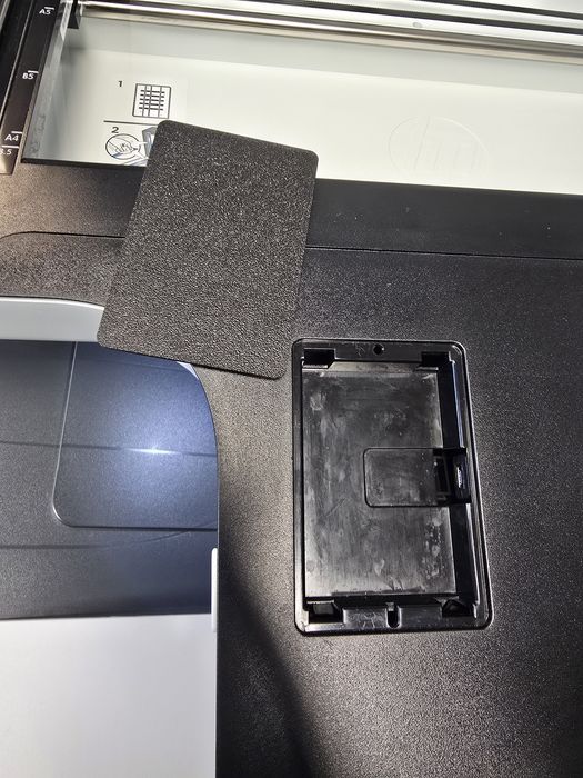 Klapka zaślepka HIP  HP m577 E57540