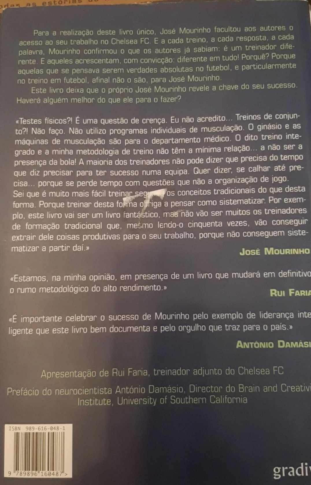 Livro sobre José Mourinho " O porquê de tantas vitórias "