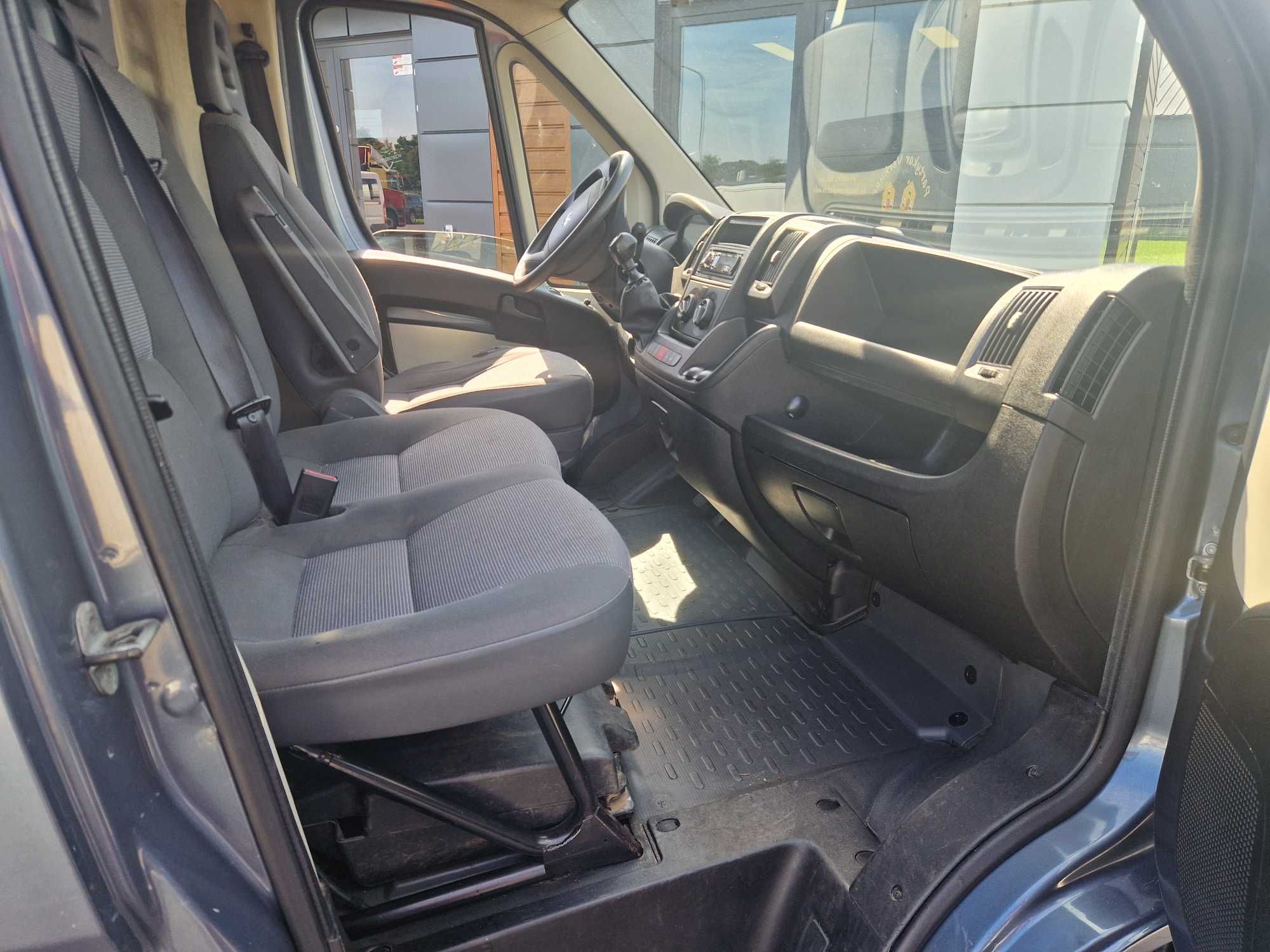 Ładny Peugeot Boxer 2,2 HDI 2011 L2H2 świeżo sprowadzony