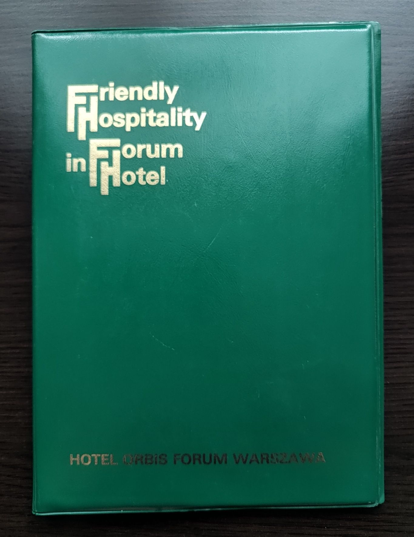 Teczka, koperty i ulotka Hotelu Forum w Warszawie z lat 70. lub 80.