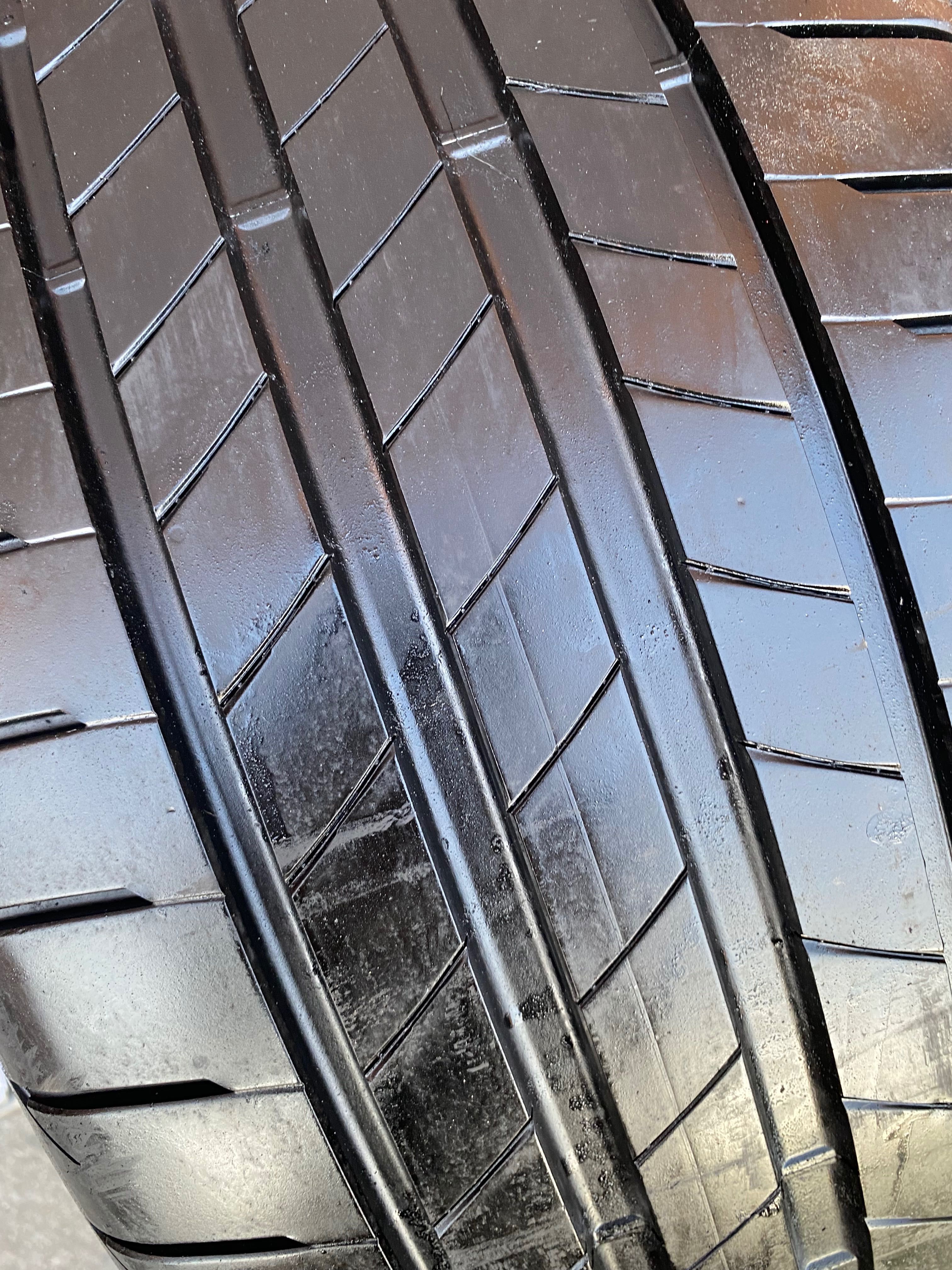 Opona 255/40r18 Bridgestone Turanza T005