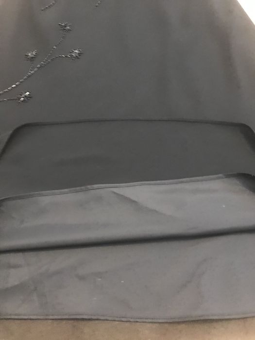 Jessica S M czarna sukienka wizytowa elegancka na podszewce koraliki