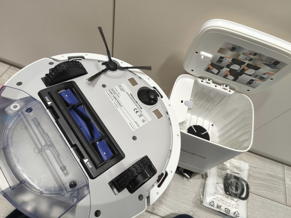 Продаю робот пилосос  зі станцією  Rowenta x plorer serie 75S+