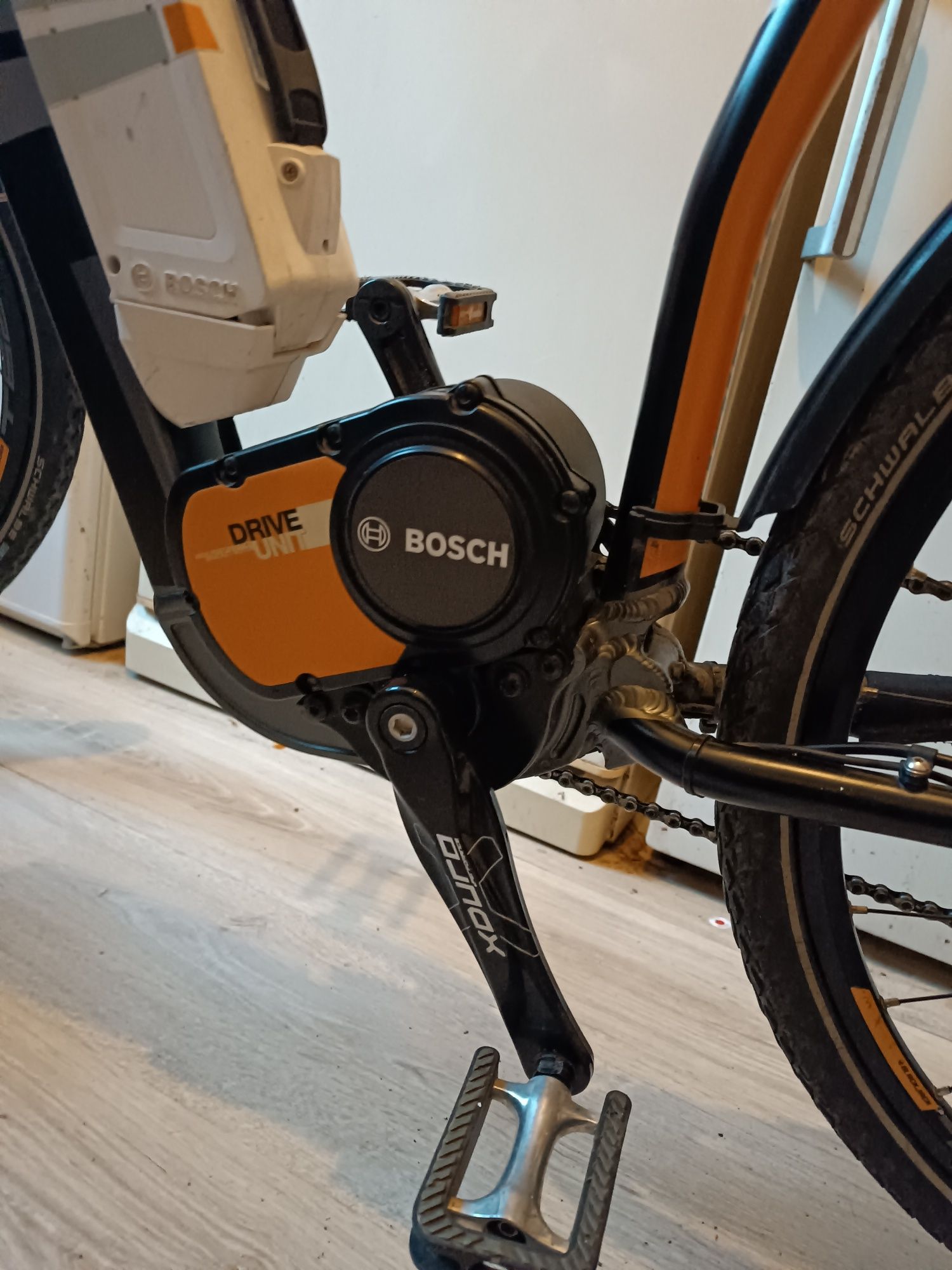 Rower elektryczny cross trekkingowy