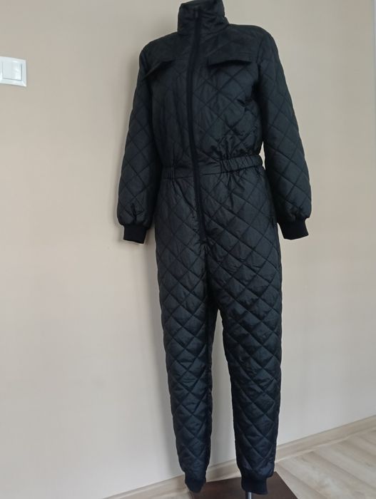 Czarny kombinezon VRS, rozm. M, matowy, przeszywany, stan idealny