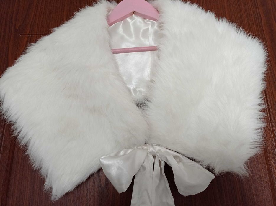 Futrzana pelerynka,narzutka- ślub,komunia