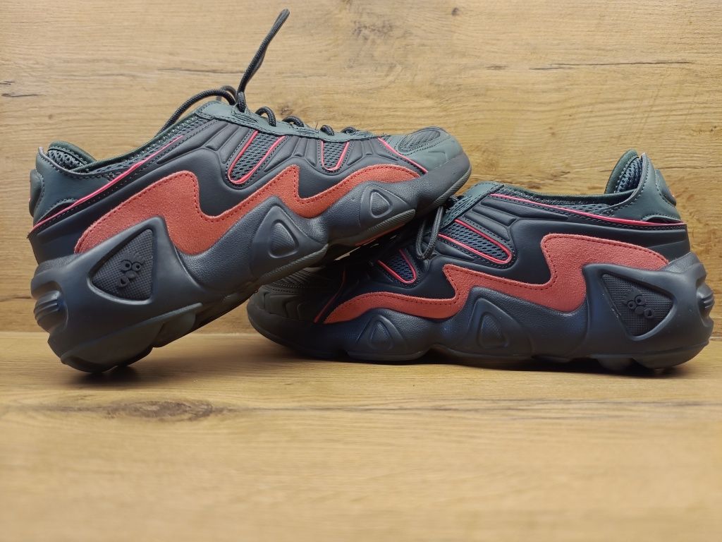 Adidas Fyw S 97 rozmiar 45,1/3