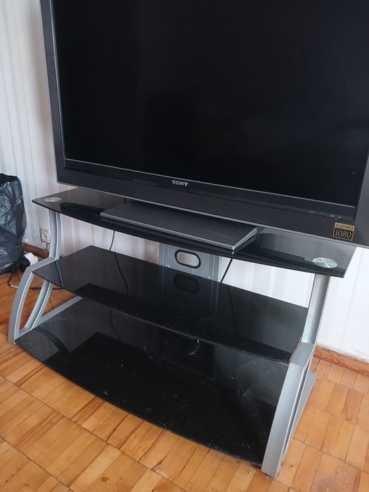 Столик із чорного скла під телевізор