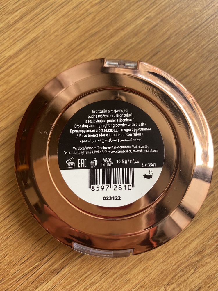 Bronzer e Iluminador Dermacol
