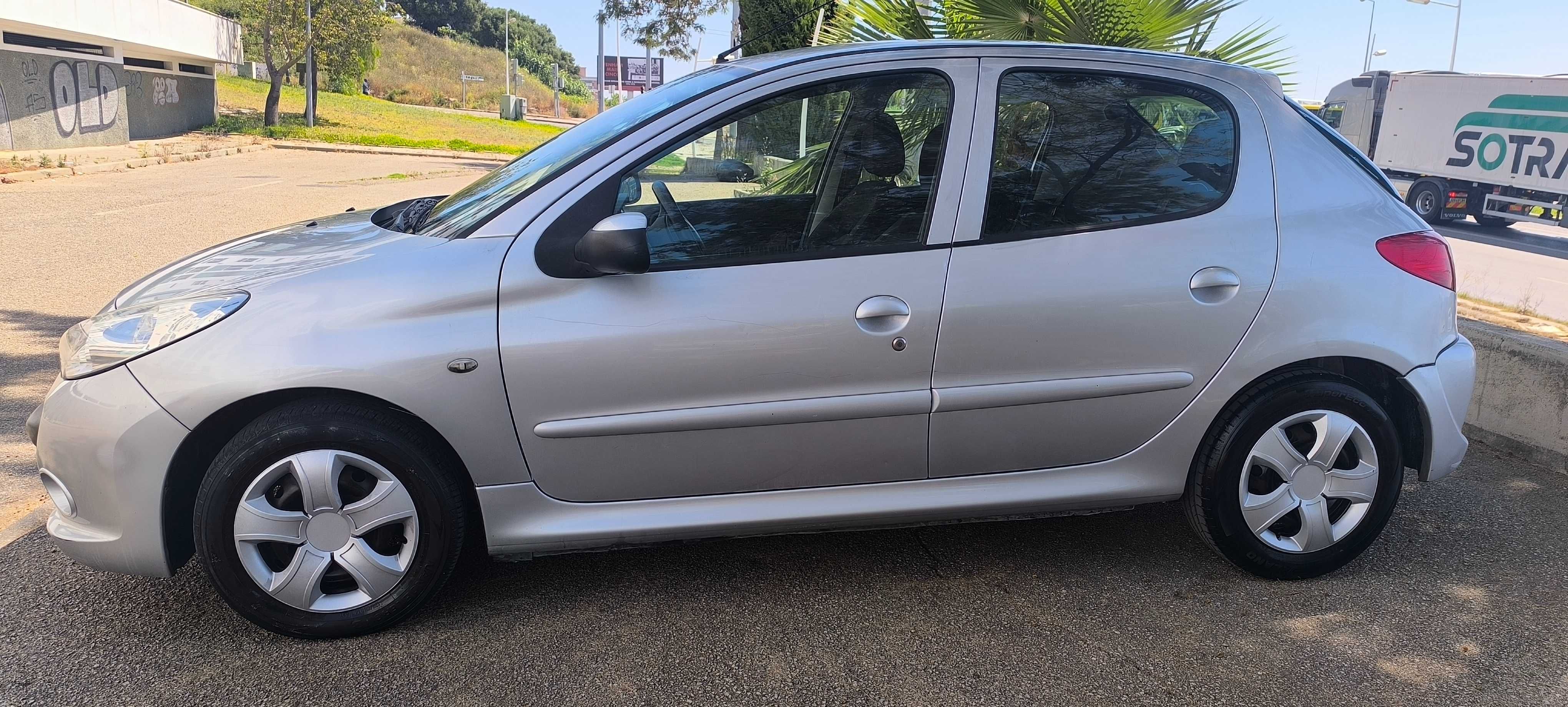 Peugeot 206 + 1.4 HDi (Diesel) 2011