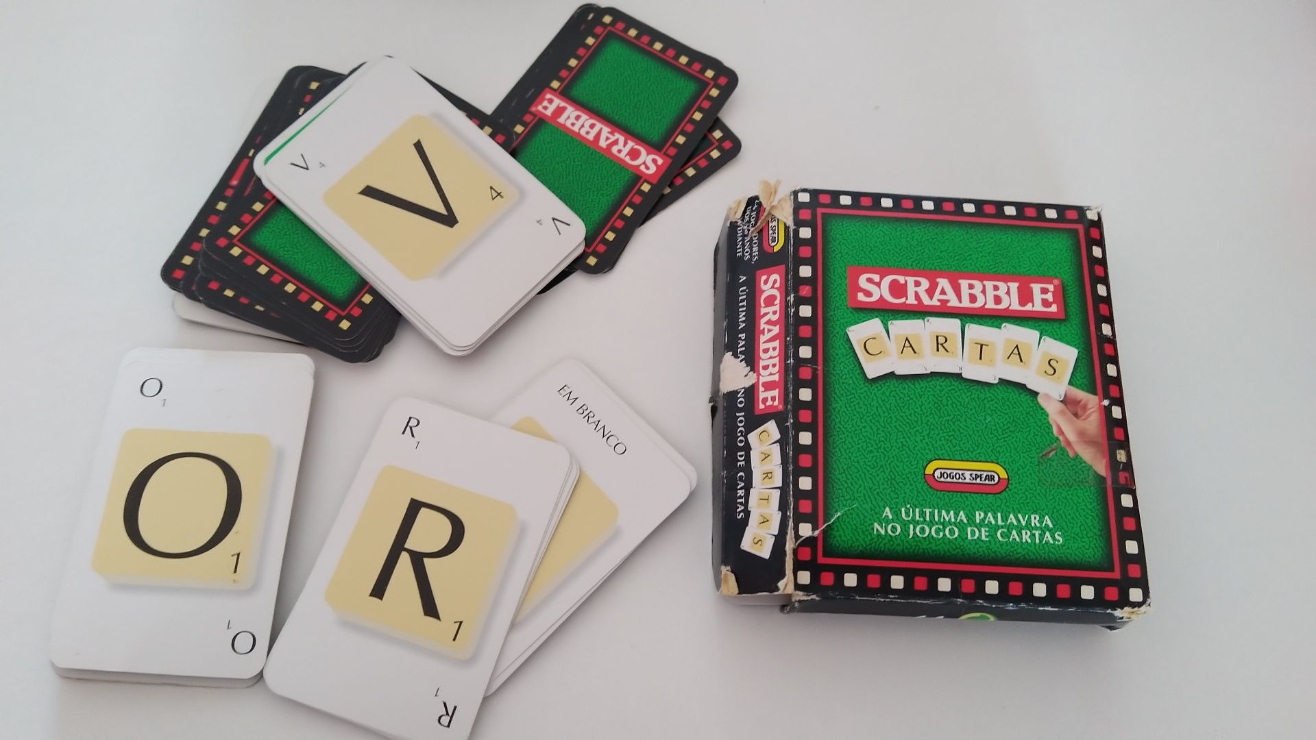 Jogo uno e jogo scabrelle