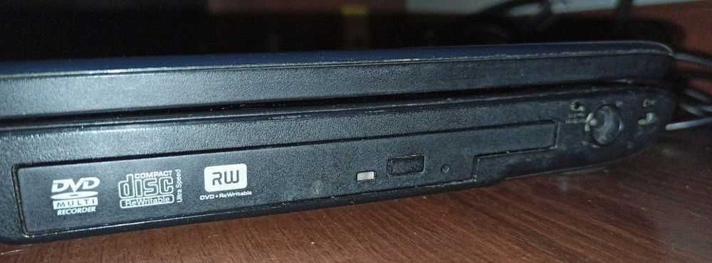 Ноутбук Toshiba повністю робочий