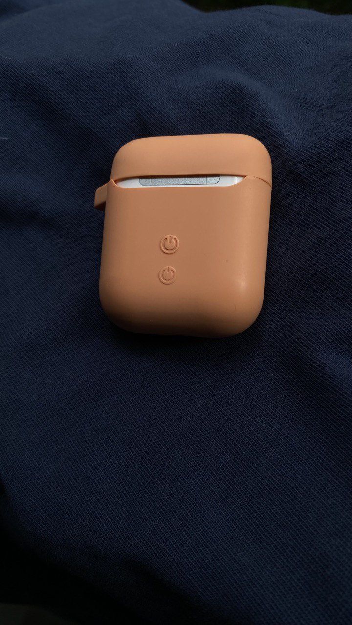 Чехол для наушников AirPods