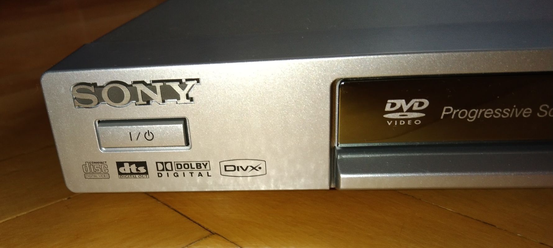 DVD-плеєр SONY (Малайзія)