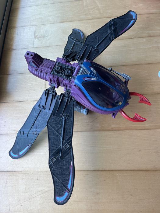 Barcos de pirata, cars e extraterres