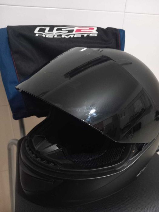 Capacetes L52 tamanho S e M